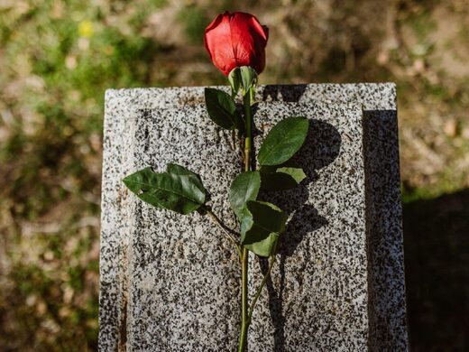 Pompes Funèbres à Saint-Génis-des-Fontaines : accompagnement respectueux et personnalisé
